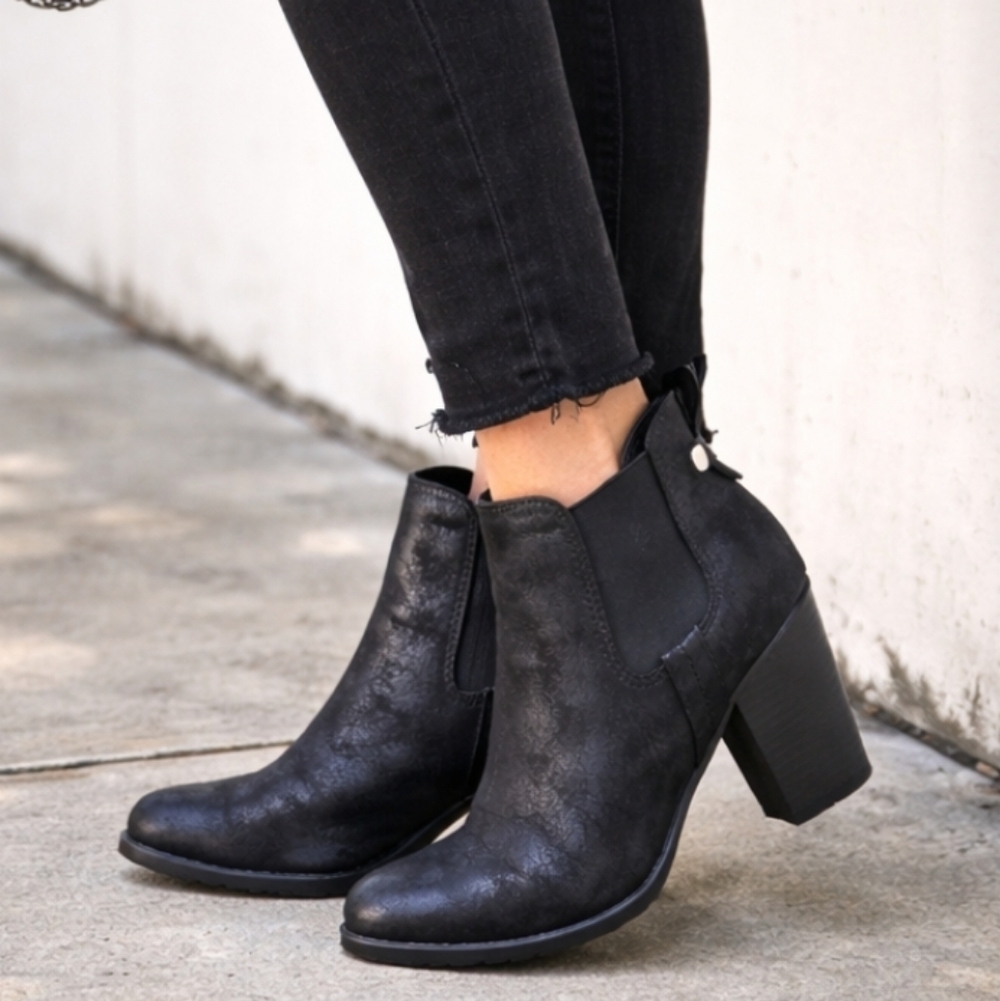 Carlos by Carlos Santana Devon Y2K Western Boho Block Heel Bootie 8M